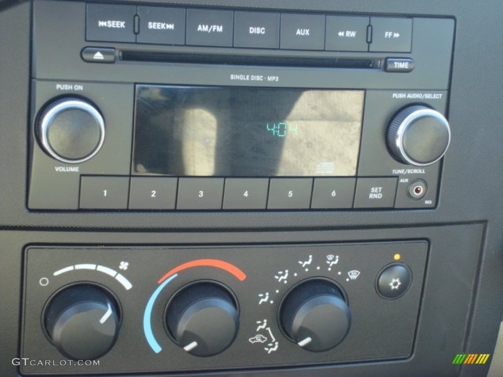 2009 Dodge Dakota Big Horn Crew Cab Audio System Photo #55132551