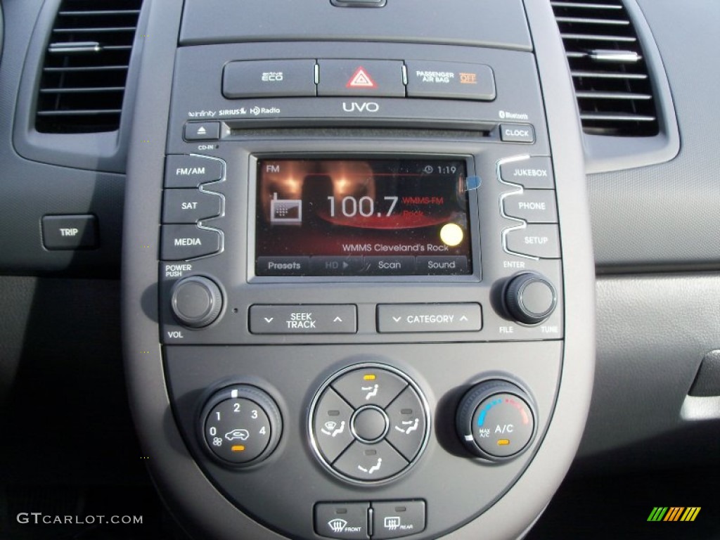 2012 Kia Soul + Controls Photo #55134518