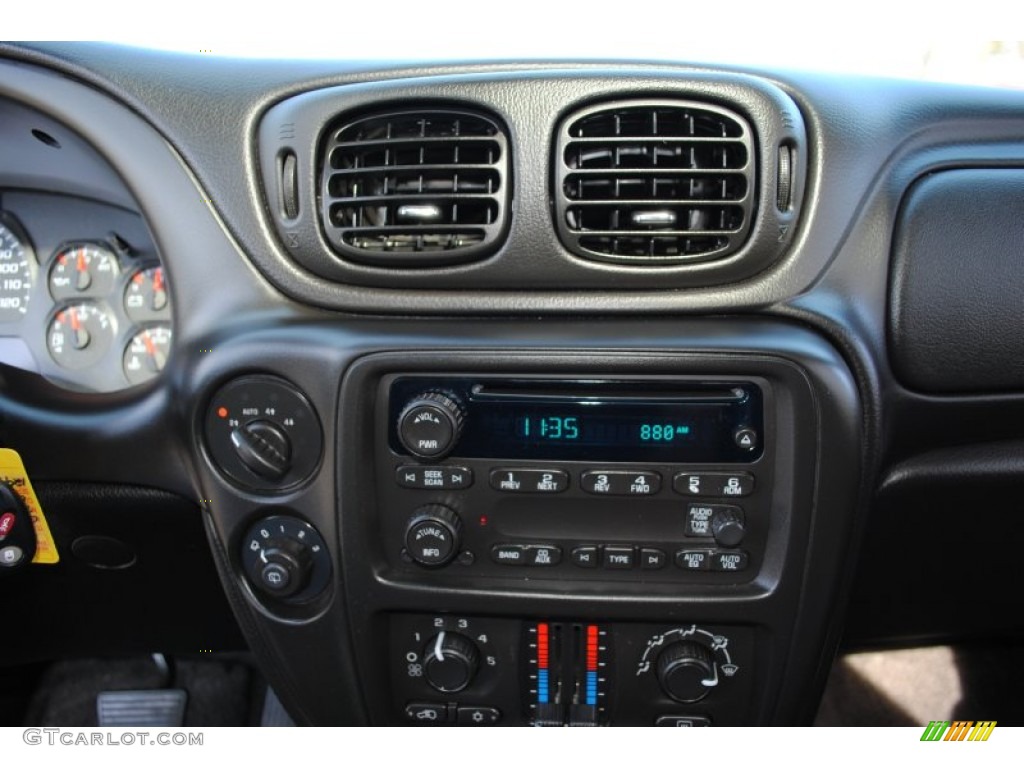 2009 TrailBlazer LT 4x4 - Silver Ice Metallic / Ebony photo #13