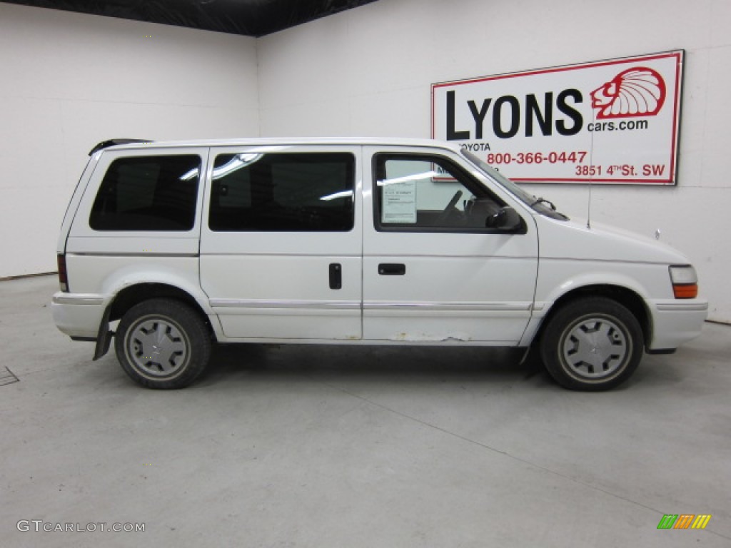 1992 Caravan SE - Bright White / Red photo #7