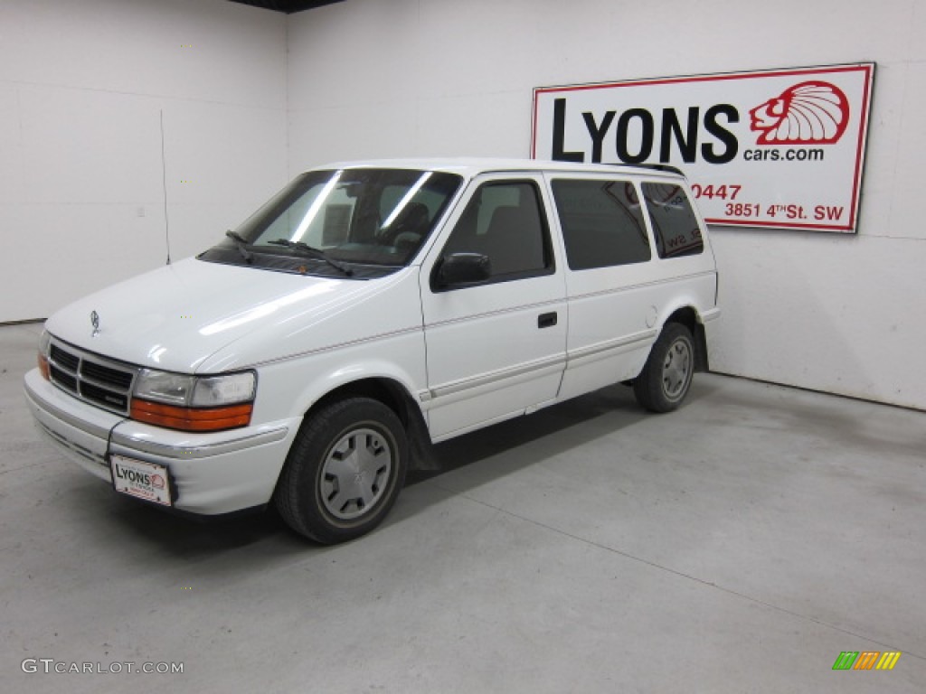 1992 Caravan SE - Bright White / Red photo #10