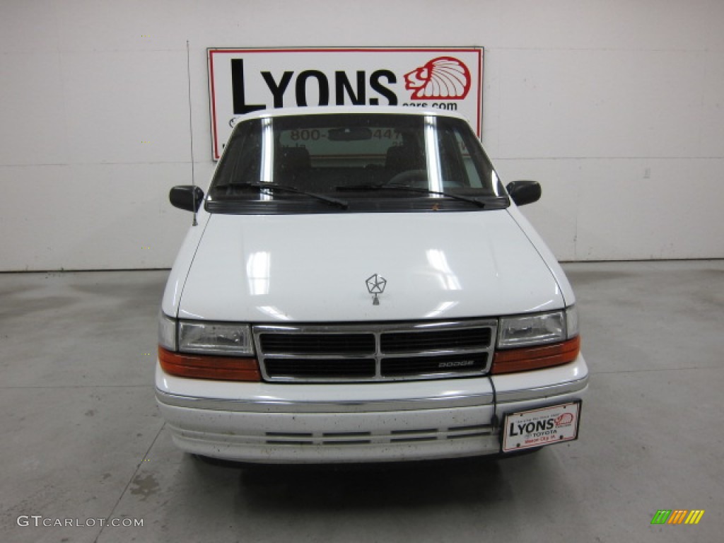 1992 Caravan SE - Bright White / Red photo #11