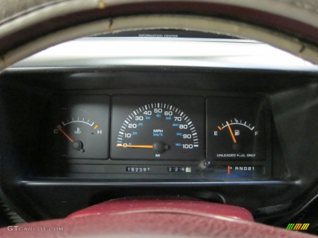 1992 Caravan SE - Bright White / Red photo #18