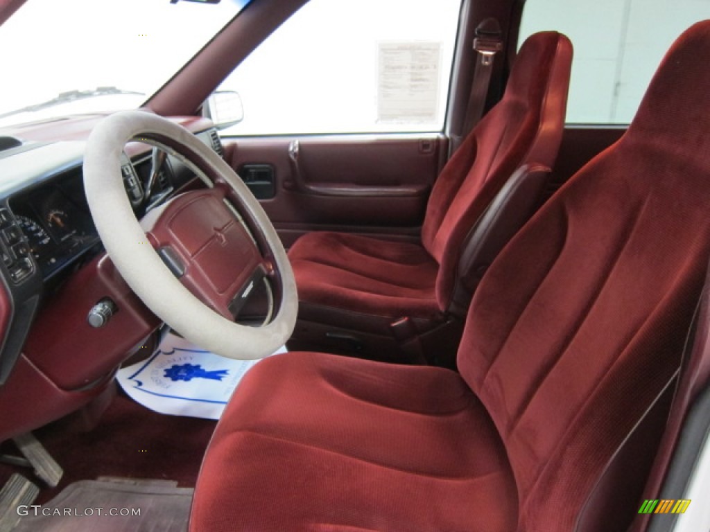 1992 Caravan SE - Bright White / Red photo #21