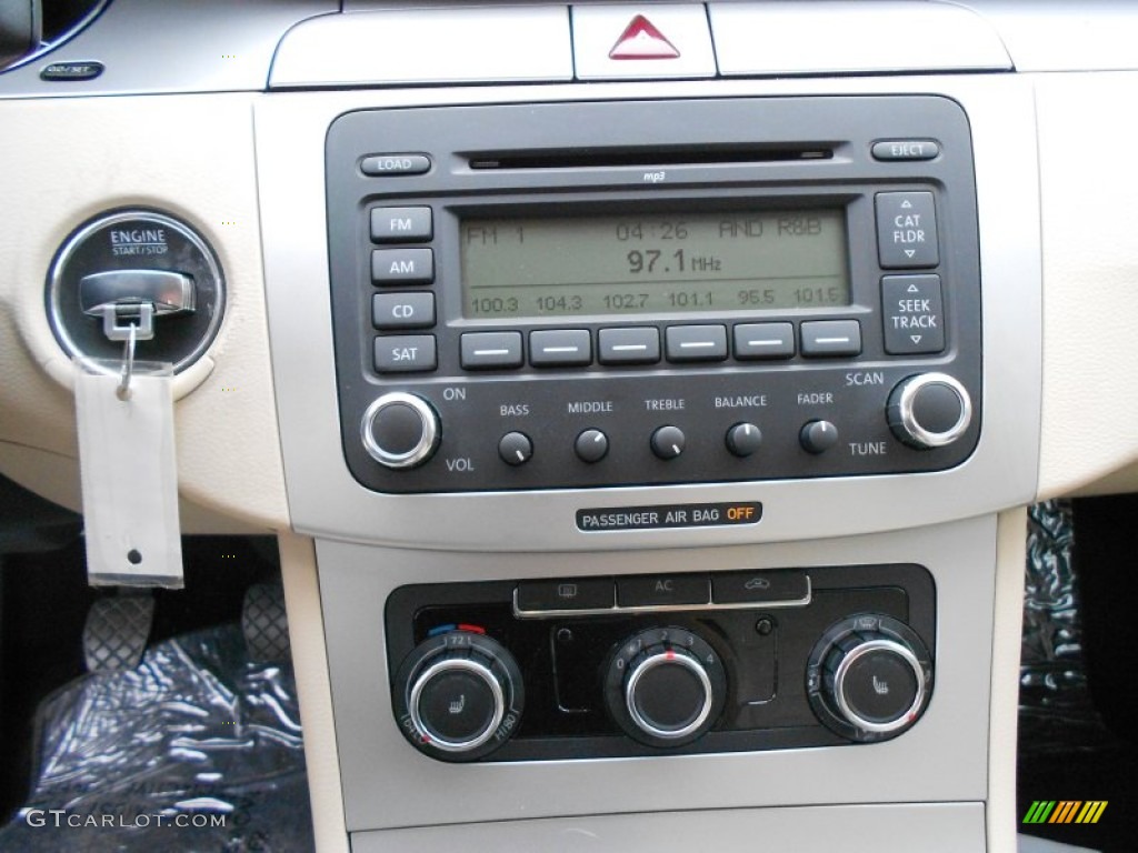 2009 Volkswagen CC Sport Audio System Photo #55139345