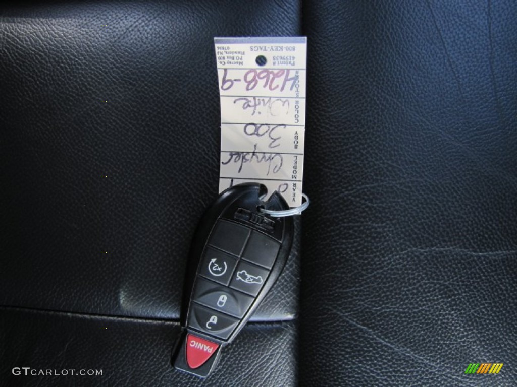 2009 Chrysler 300 Limited AWD Keys Photos