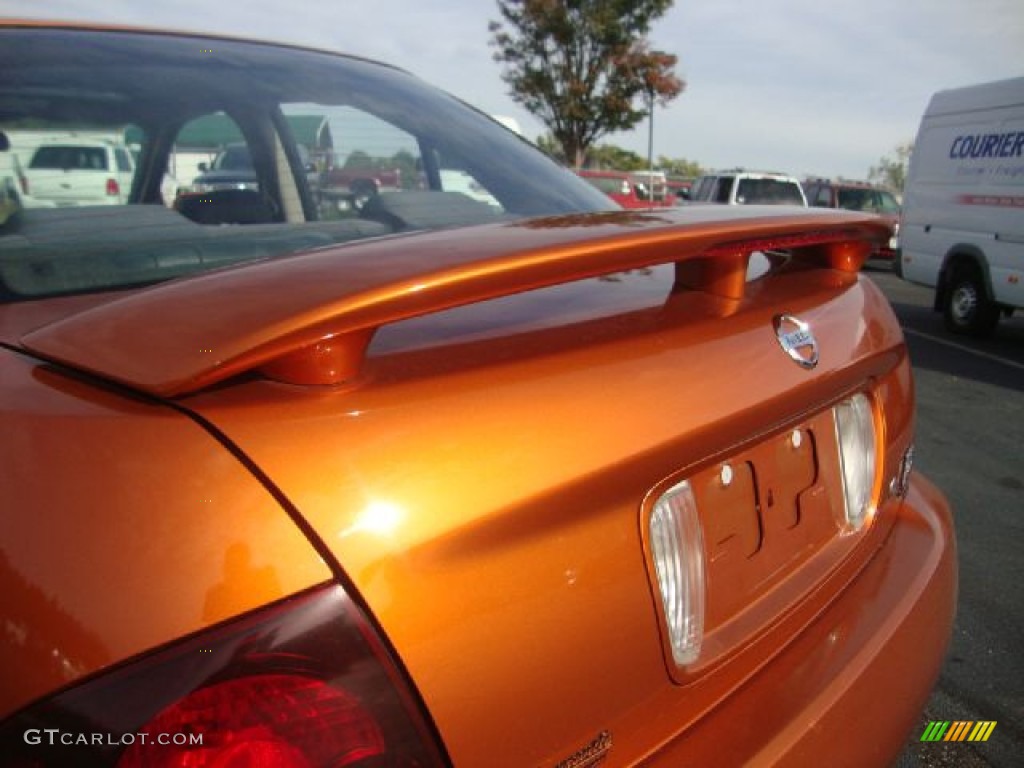 2005 Sentra SE-R - Volcanic Orange / Charcoal photo #32