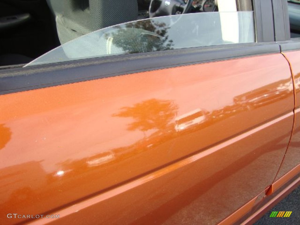 2005 Sentra SE-R - Volcanic Orange / Charcoal photo #36