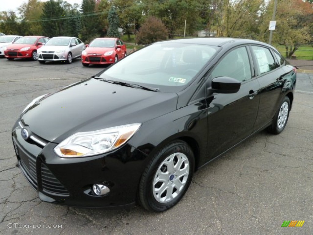 2012 Focus SE Sedan - Black / Charcoal Black photo #5
