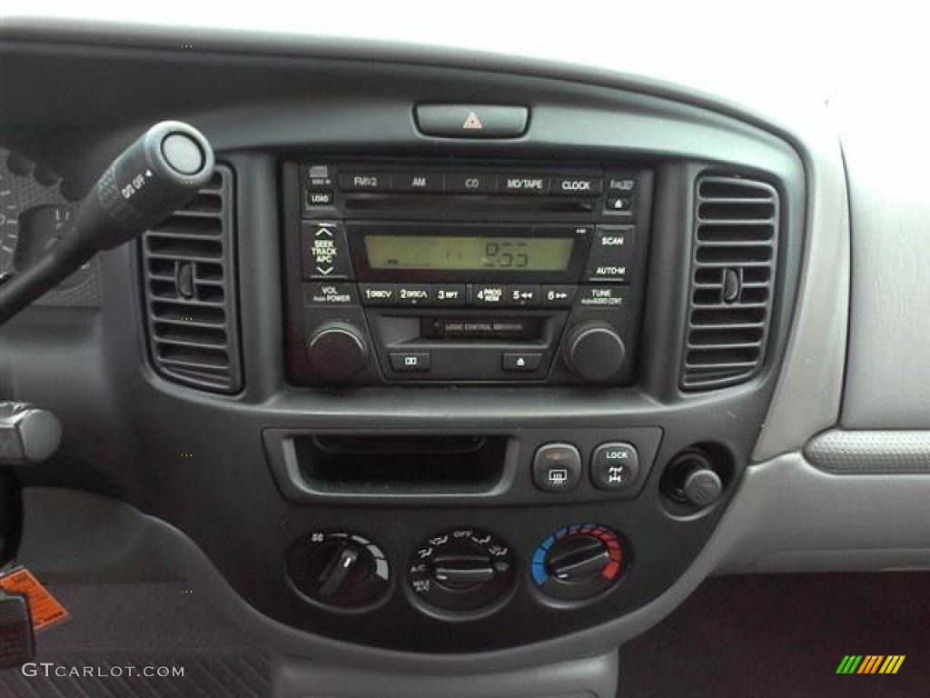 2002 Mazda Tribute ES V6 4WD Controls Photo #55147379