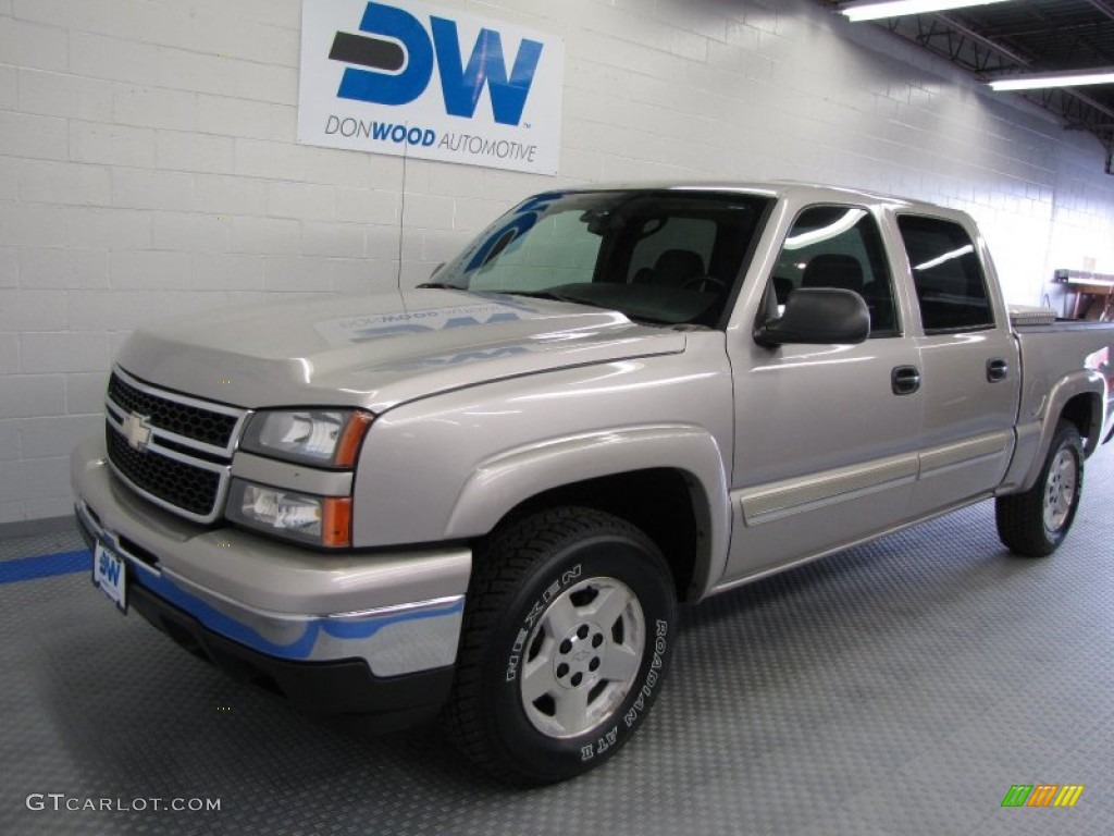 2006 Silverado 1500 Z71 Crew Cab 4x4 - Silver Birch Metallic / Dark Charcoal photo #2