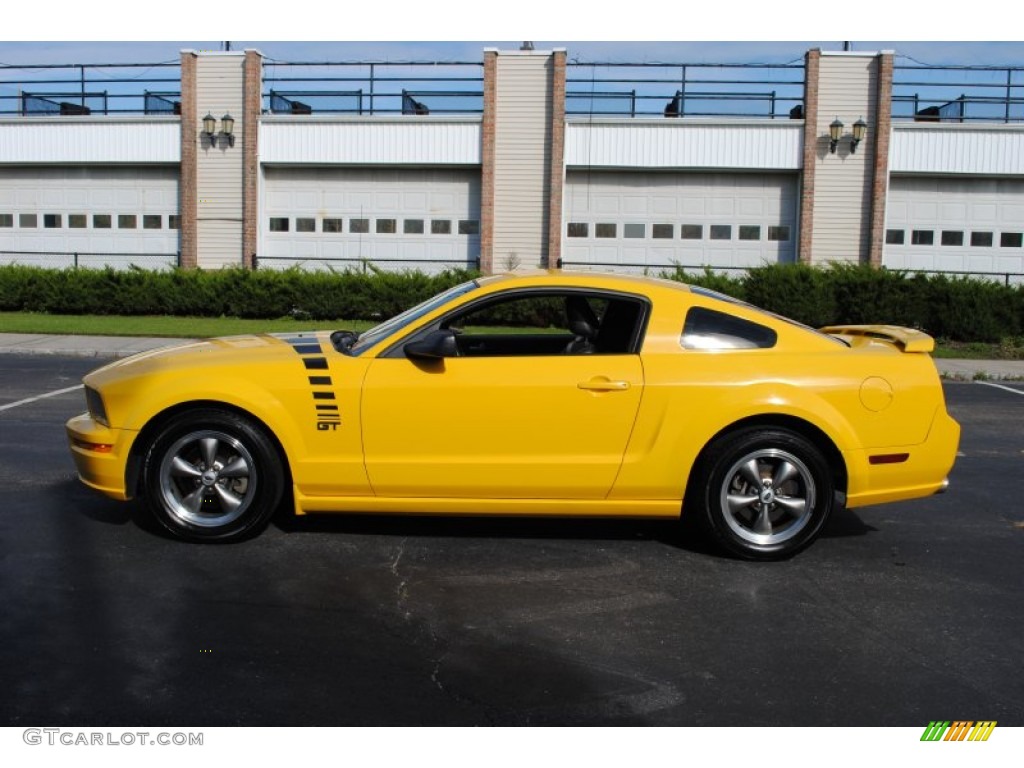 2005 Mustang GT Premium Coupe - Screaming Yellow / Dark Charcoal photo #3