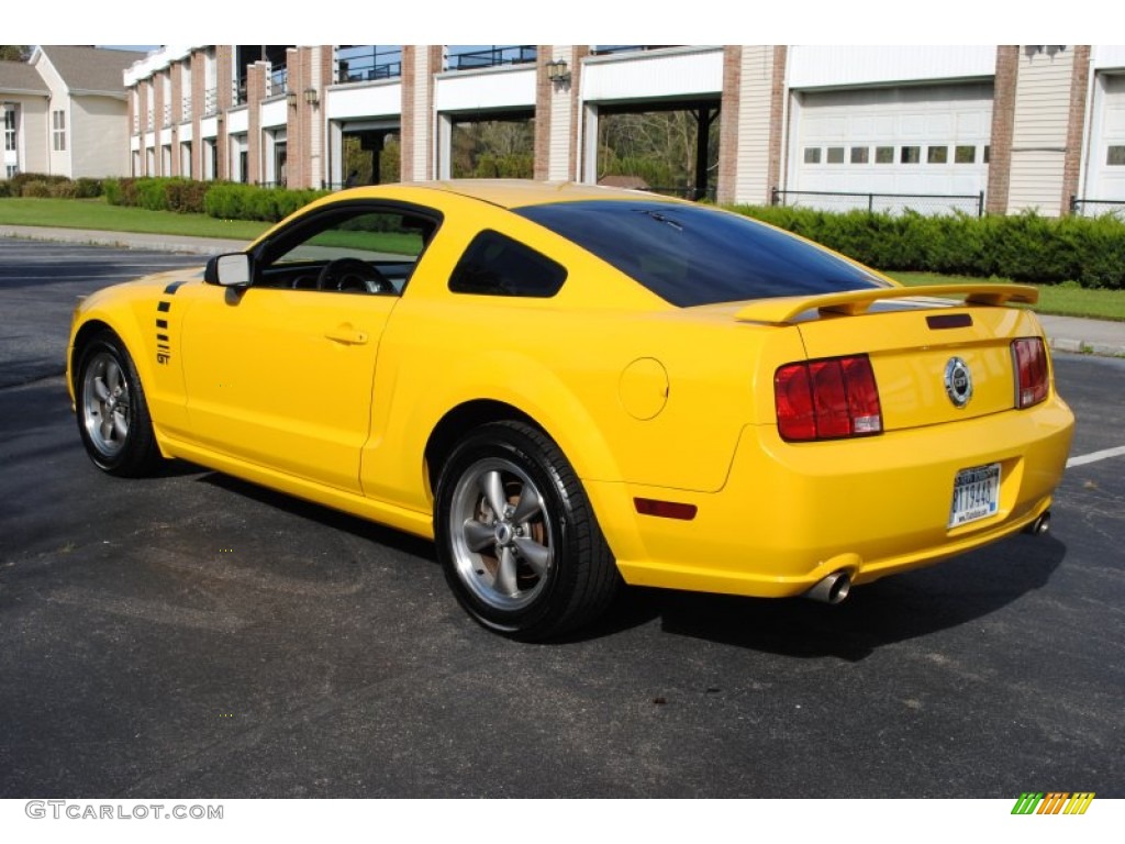 2005 Mustang GT Premium Coupe - Screaming Yellow / Dark Charcoal photo #4