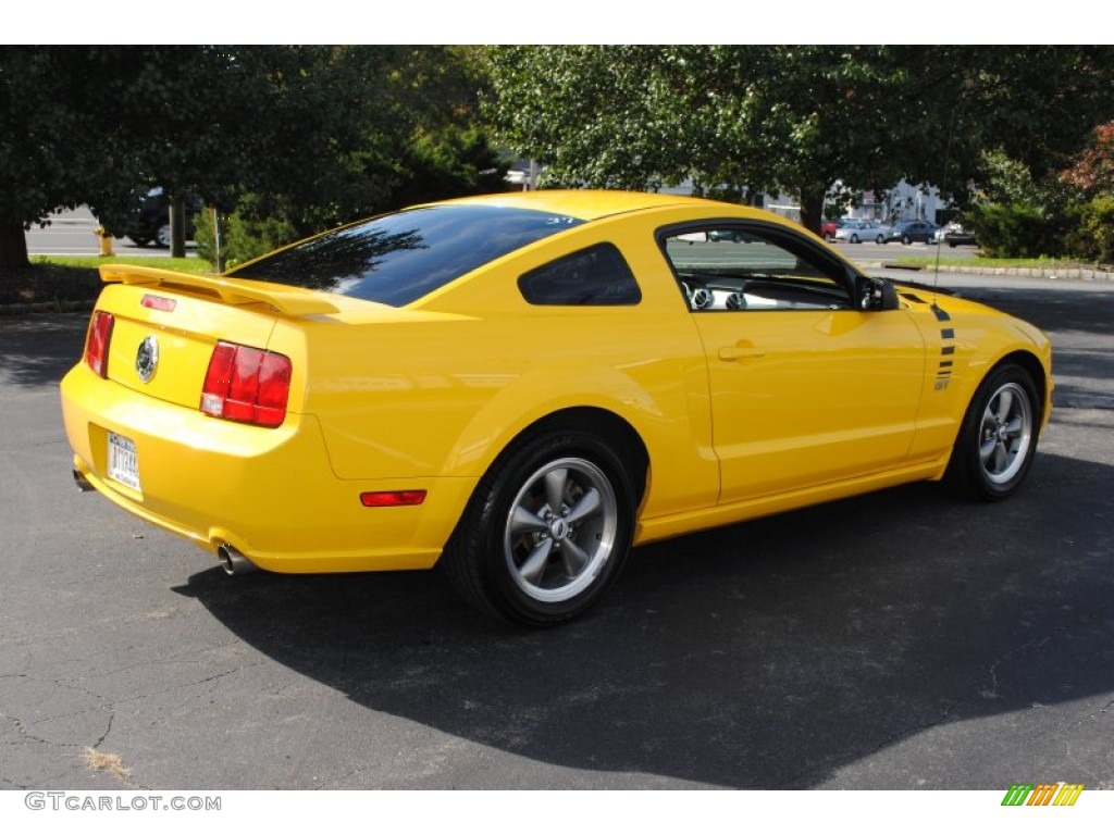 2005 Mustang GT Premium Coupe - Screaming Yellow / Dark Charcoal photo #6
