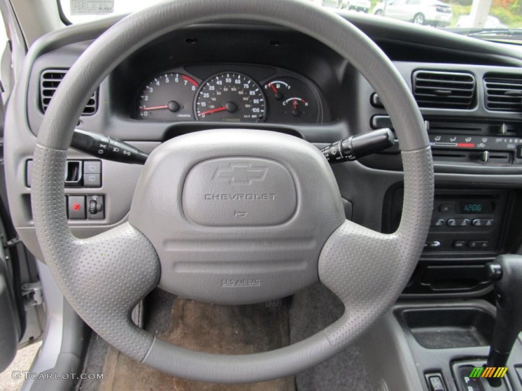 2004 Chevrolet Tracker Standard Tracker Model Medium Gray Steering Wheel Photo #55151000