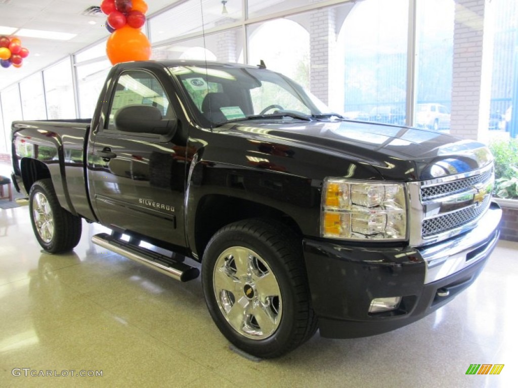 2011 Silverado 1500 LT Regular Cab 4x4 - Black / Ebony photo #1