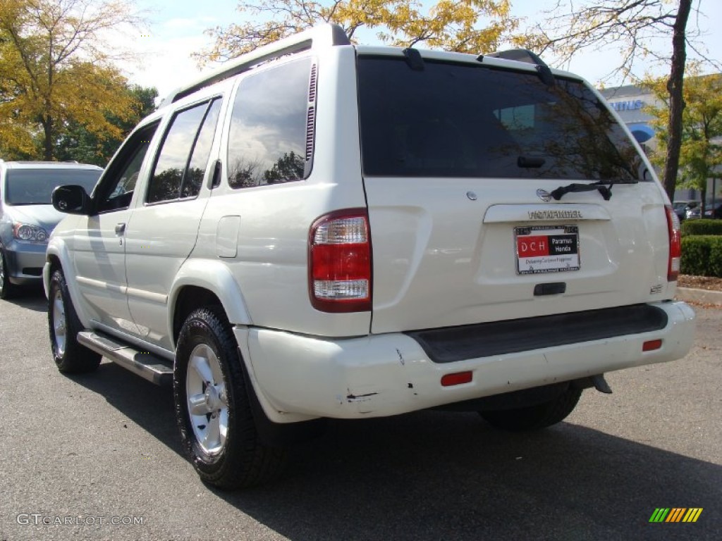 2003 Pathfinder SE 4x4 - Glacier White Pearl / Charcoal photo #10