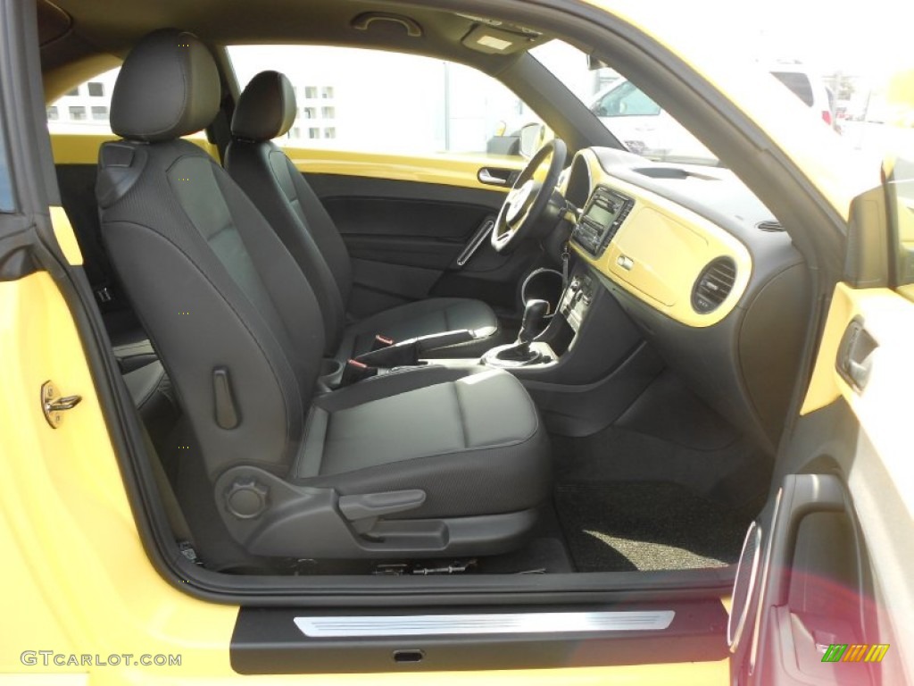 Titan Black Interior 2012 Volkswagen Beetle 2.5L Photo #55156067