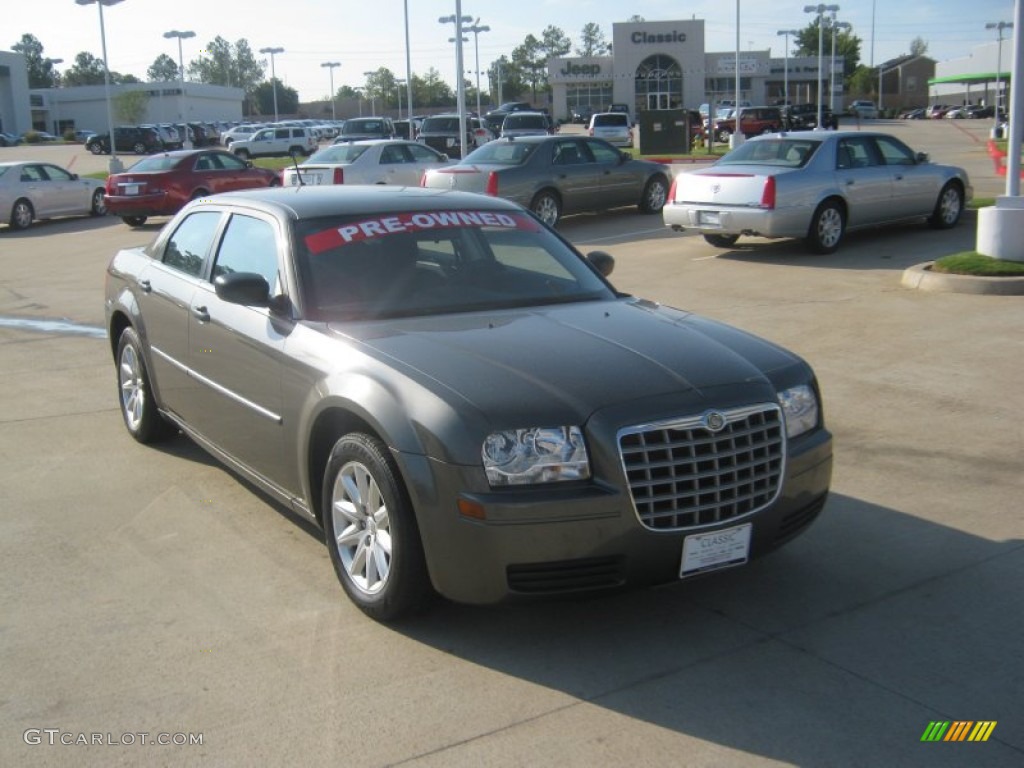 2008 300 LX - Dark Titanium Metallic / Dark Slate Gray photo #7