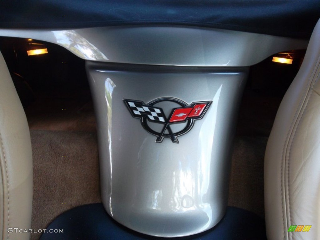 1999 Chevrolet Corvette Convertible Marks and Logos Photos