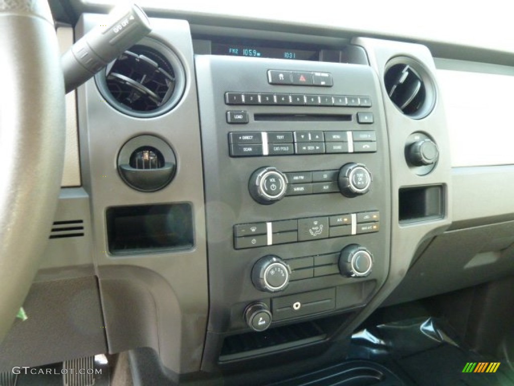 2010 F150 STX SuperCab 4x4 - Tuxedo Black / Medium Stone photo #23