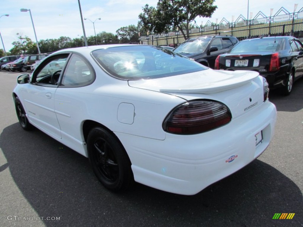 2001 Grand Prix GT Coupe - Arctic White / Graphite photo #5