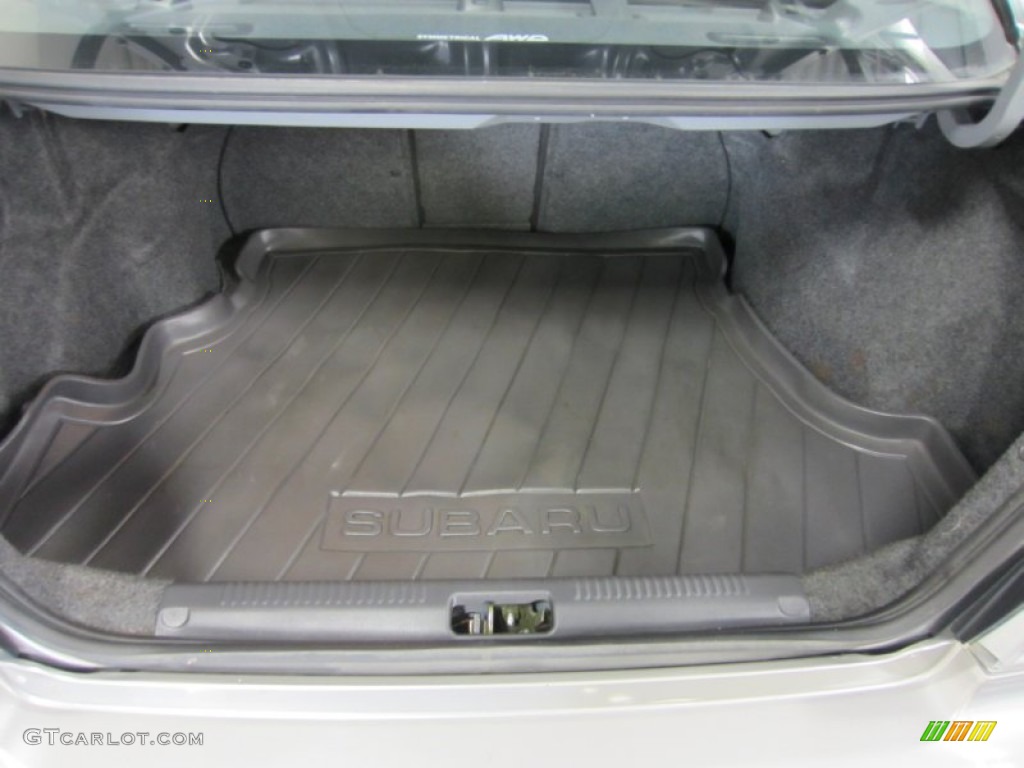 2006 Subaru Impreza WRX Sedan Trunk Photos