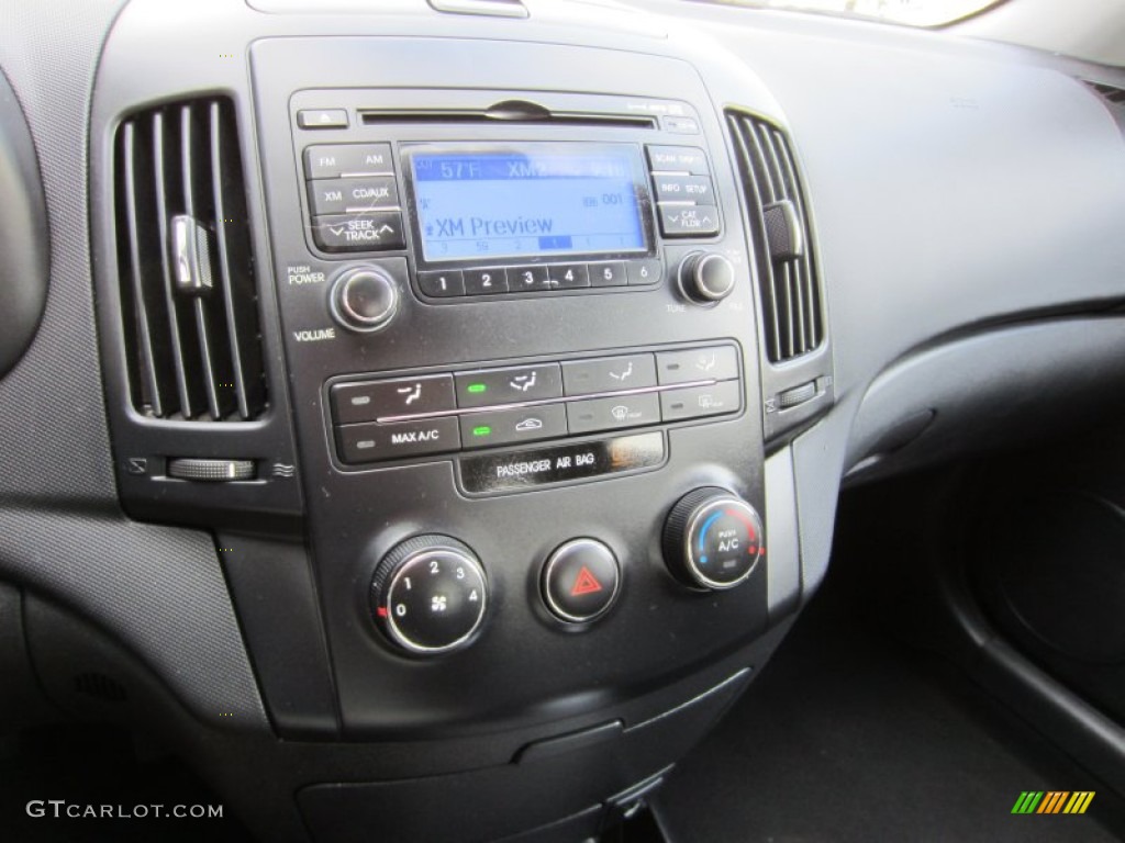 2010 Hyundai Elantra Touring SE Controls Photo #55166661