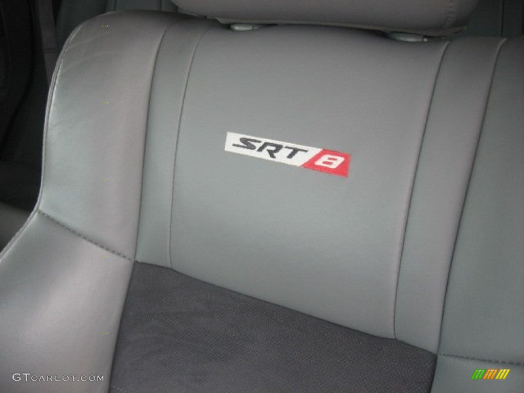 2006 Jeep Grand Cherokee SRT8 interior Photo #55168017