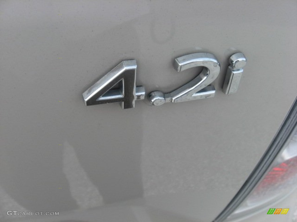 2009 Saab 9-7X 4.2i AWD Marks and Logos Photos