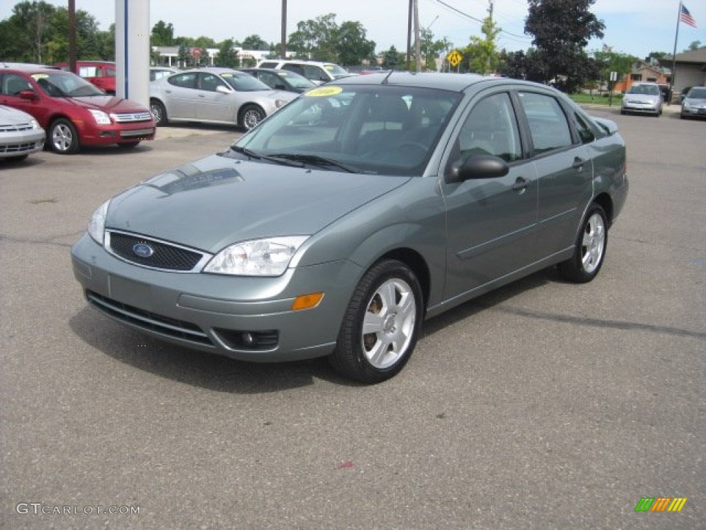 2006 Focus ZX4 SES Sedan - Light Tundra Metallic / Dark Flint/Light Flint photo #10
