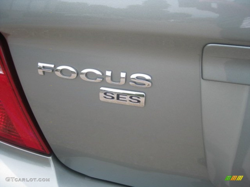 2006 Focus ZX4 SES Sedan - Light Tundra Metallic / Dark Flint/Light Flint photo #17