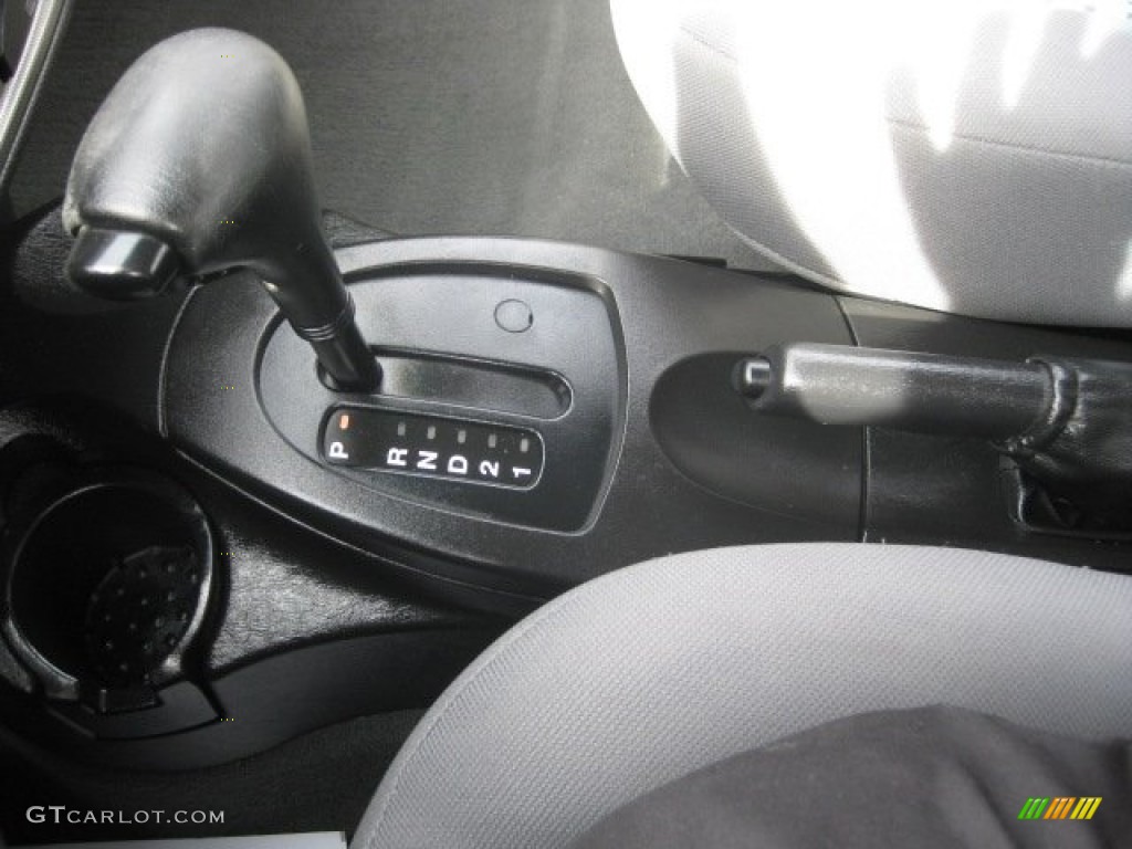 2006 Focus ZX4 SES Sedan - Light Tundra Metallic / Dark Flint/Light Flint photo #28