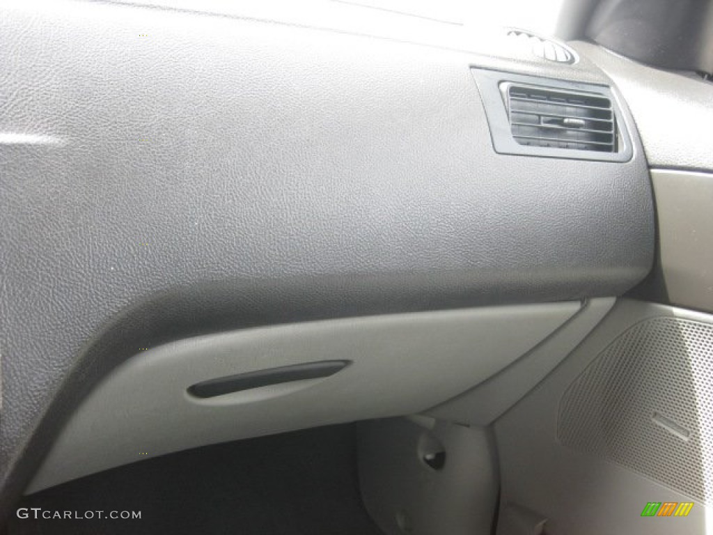 2006 Focus ZX4 SES Sedan - Light Tundra Metallic / Dark Flint/Light Flint photo #30