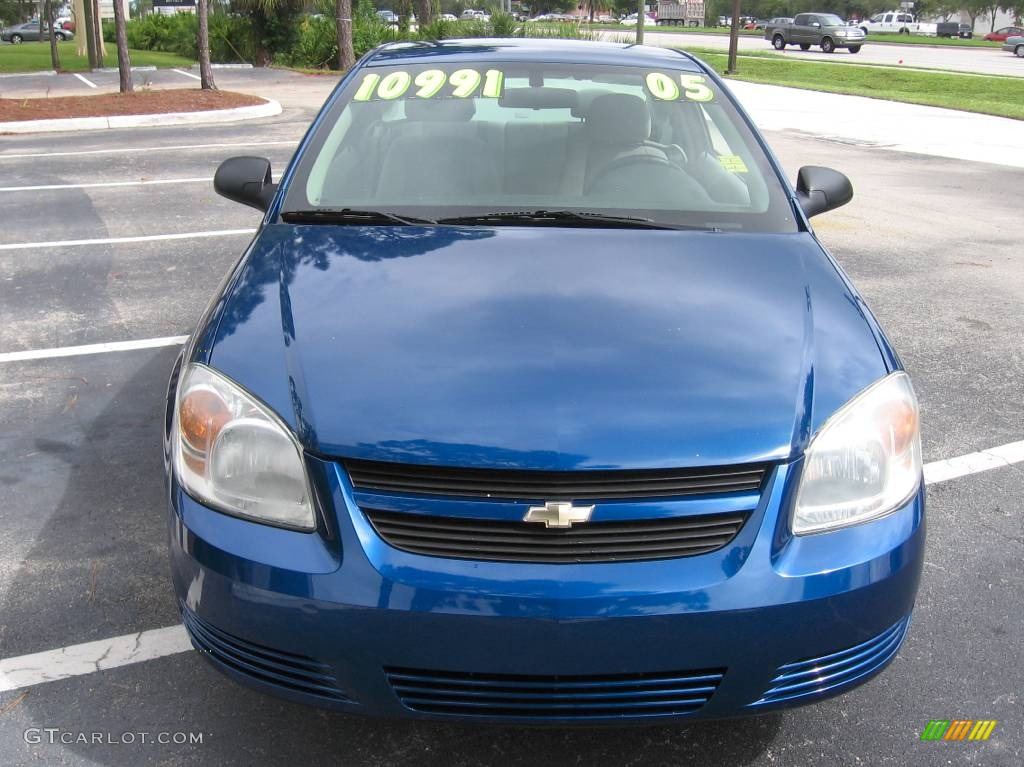 2005 Cobalt Coupe - Arrival Blue Metallic / Gray photo #7