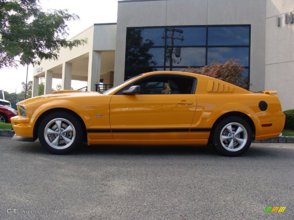 2007 Mustang GT Deluxe Coupe - Grabber Orange / Dark Charcoal photo #3