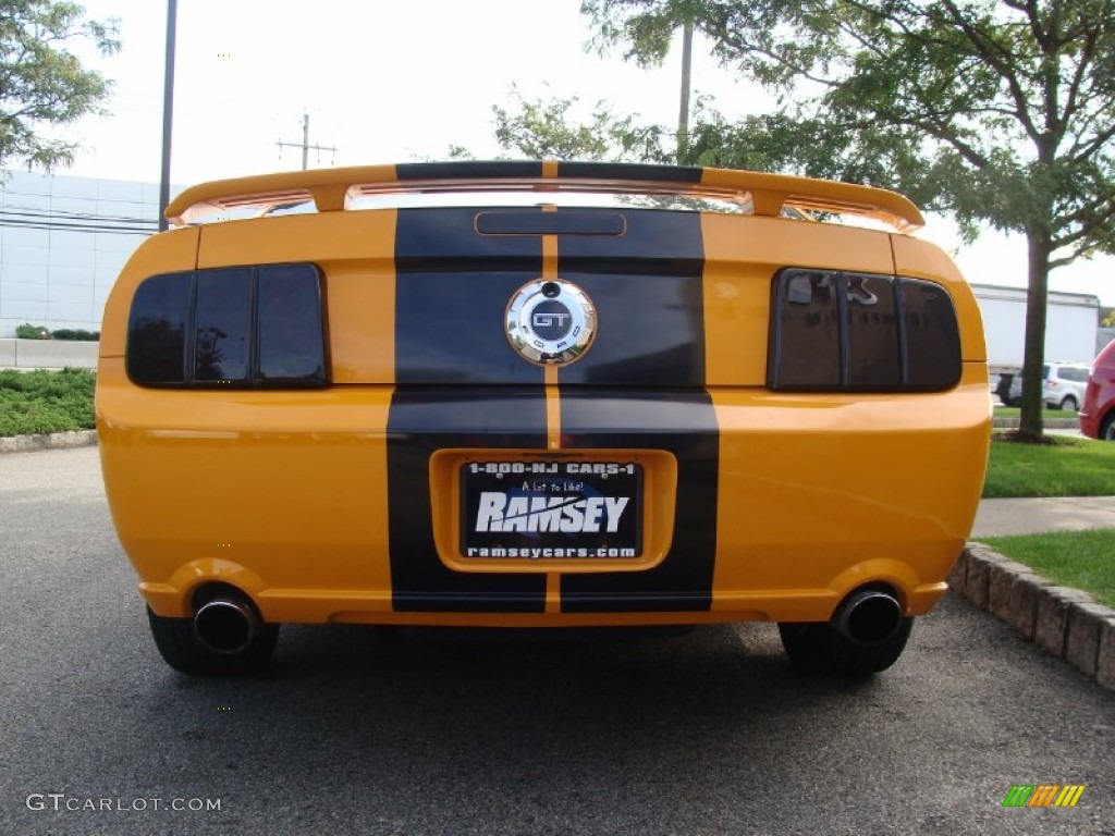 2007 Mustang GT Deluxe Coupe - Grabber Orange / Dark Charcoal photo #6