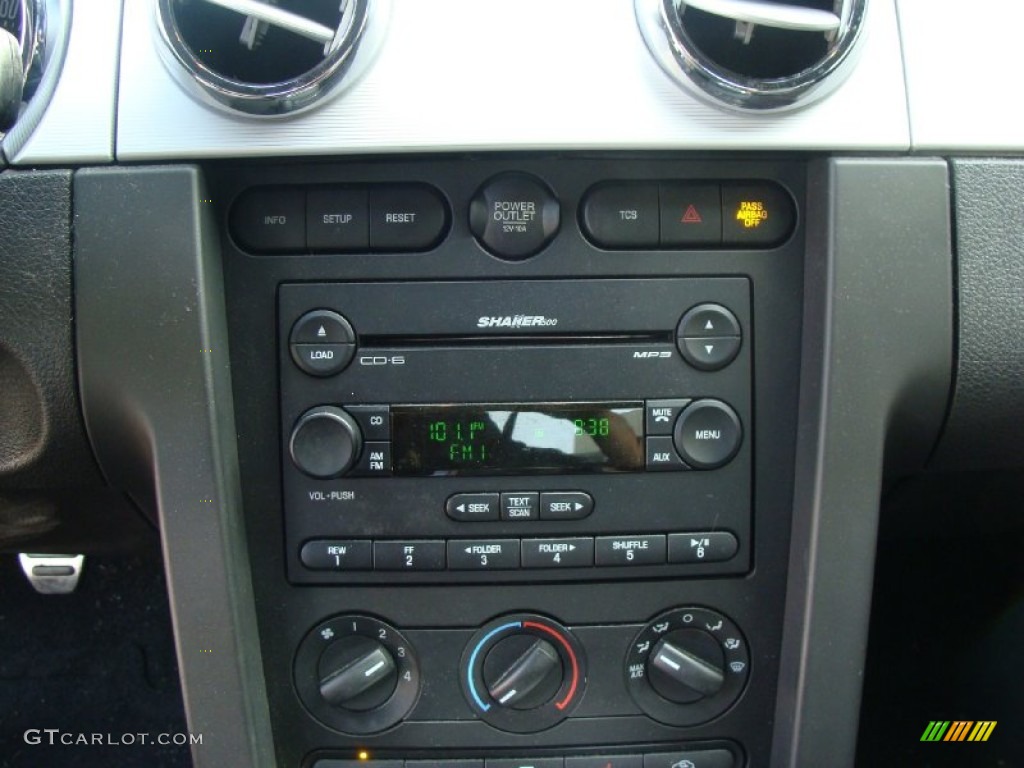 2007 Ford Mustang GT Deluxe Coupe Audio System Photo #55171845