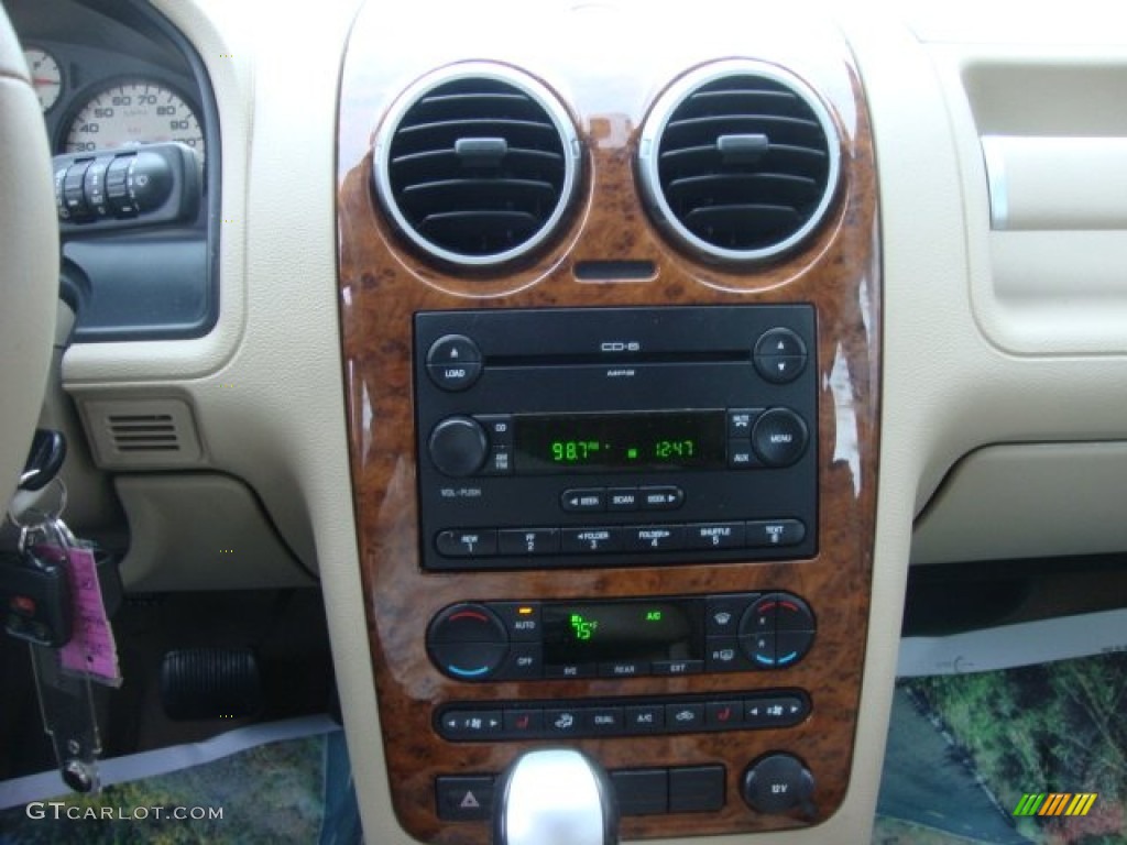 2007 Ford Freestyle Limited AWD Controls Photo #55173201