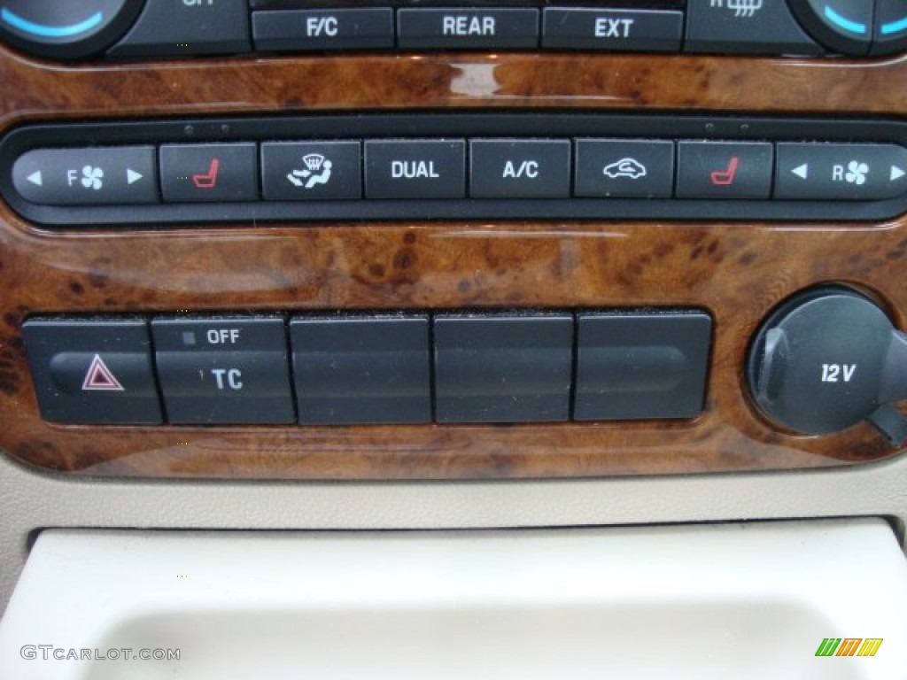 2007 Ford Freestyle Limited AWD Controls Photo #55173213