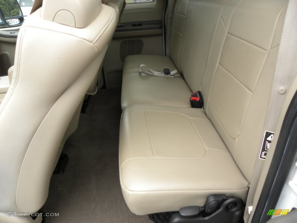Medium Parchment Interior 2001 Ford F250 Super Duty Lariat SuperCab Photo #55176615