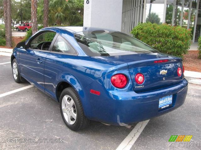 2005 Cobalt Coupe - Arrival Blue Metallic / Gray photo #22