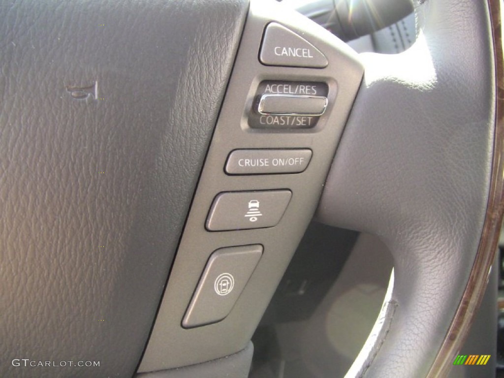 2011 Infiniti QX 56 4WD Controls Photo #55180302