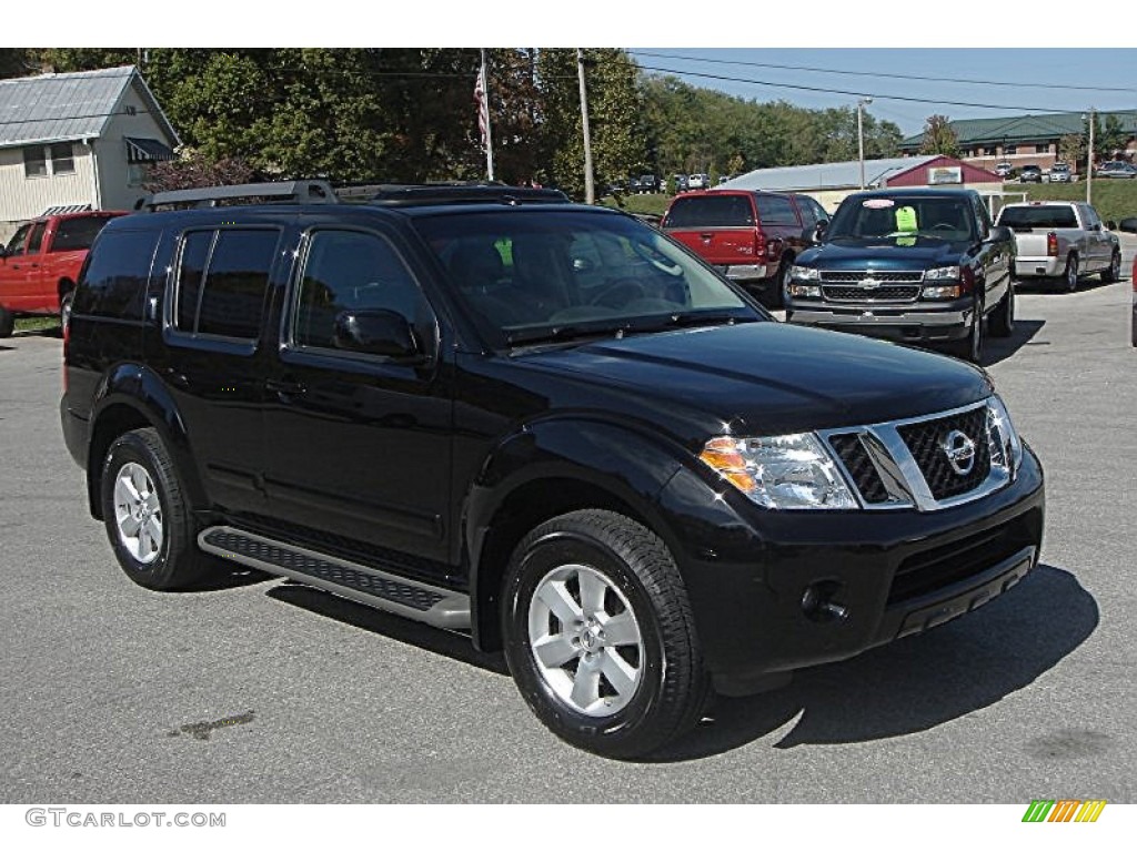 Super Black Nissan Pathfinder