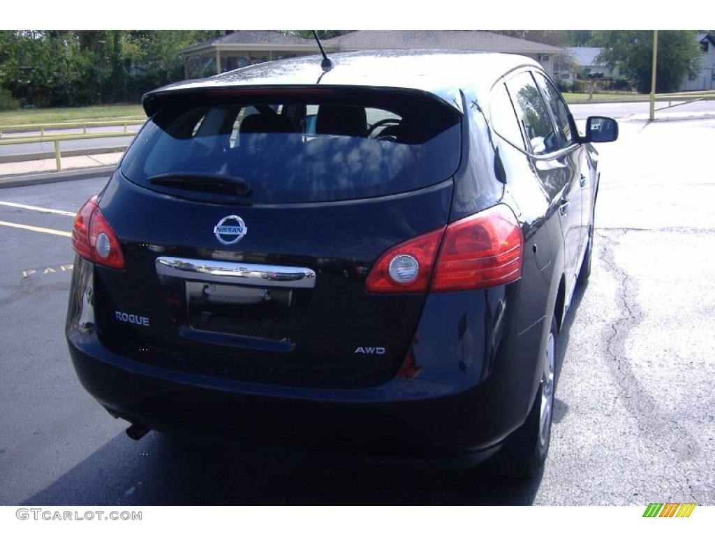 2011 Rogue S AWD - Wicked Black / Black photo #4