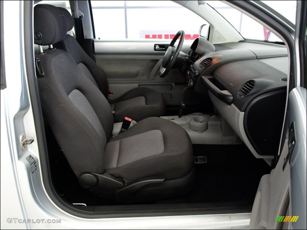 Grey Interior 2005 Volkswagen New Beetle GL Coupe Photo #55186405