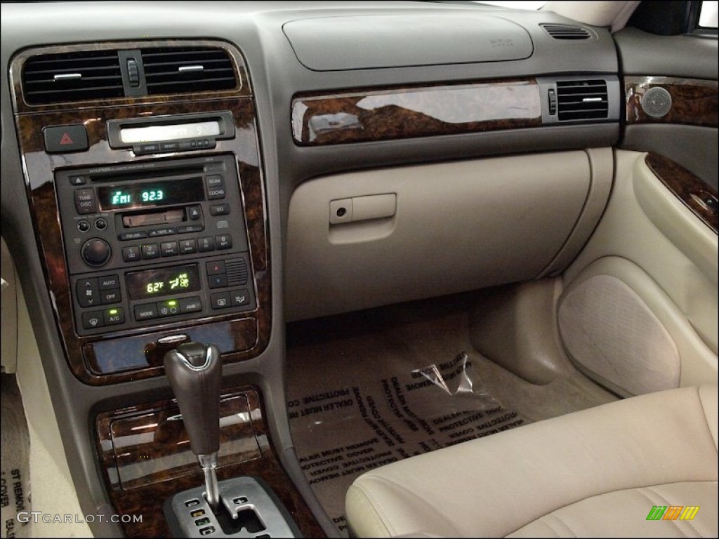 2002 XG350 Sedan - Ivory White Pearl / Beige photo #12
