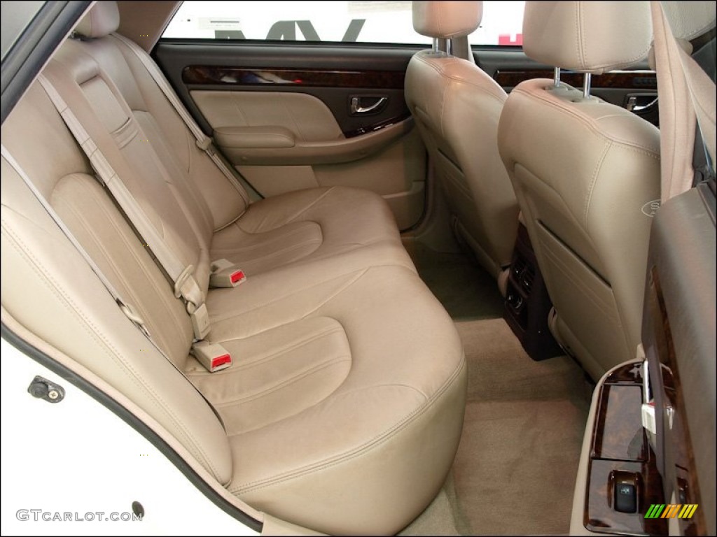2002 XG350 Sedan - Ivory White Pearl / Beige photo #17