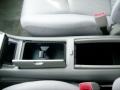 Super White - Highlander V6 4WD Photo No. 11