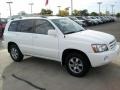 Super White - Highlander V6 4WD Photo No. 17